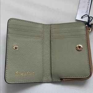 SALE NWT - Dooney & Bourke Sorrento Zip Leather Credit Card Wallet